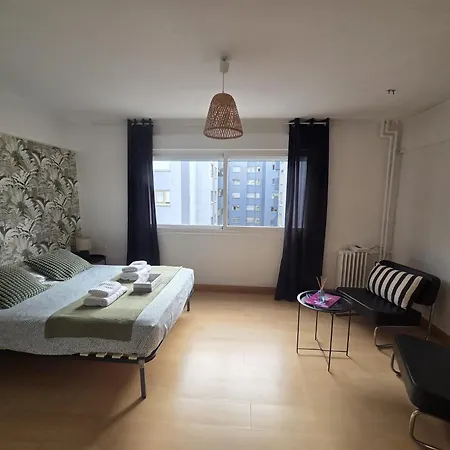 Lo Esencial En El Centro Βίγκο