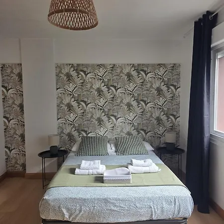 Lo Esencial En El Centro Apartament